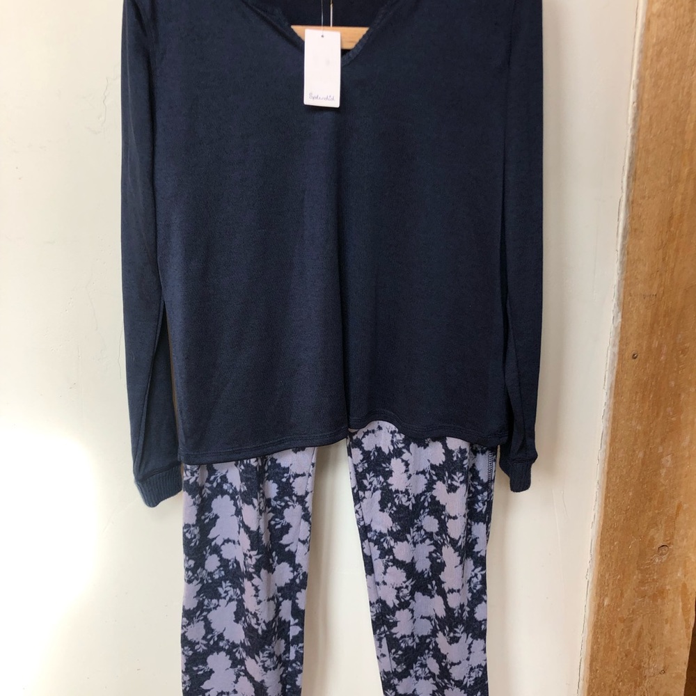 NEW Splendid Women’s Split Neck Pullover Pajama Set